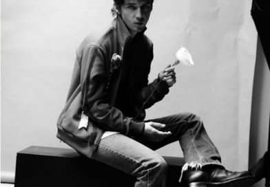 TROYE SIVAN REGRESA CON SU NUEVO SINGLE “SHE’S THE BEST” TROYE SIVAN REGRESA CON SU NUEVO SINGLE “SHE’S THE BEST”